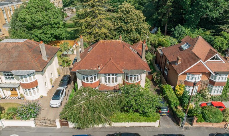FIVE bedroom House Located in Cassel Avenue, Poole, BH13 - For Sale