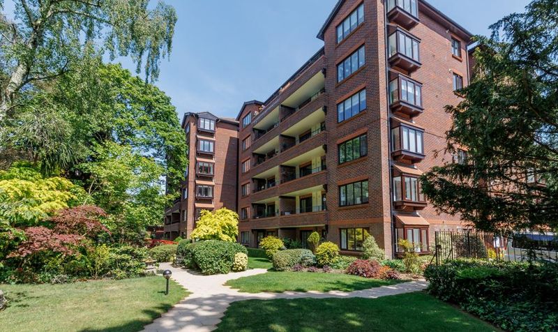 TWO bedroom Flat Located in Lindsay Road, The Oasis, BH13 - For Sale