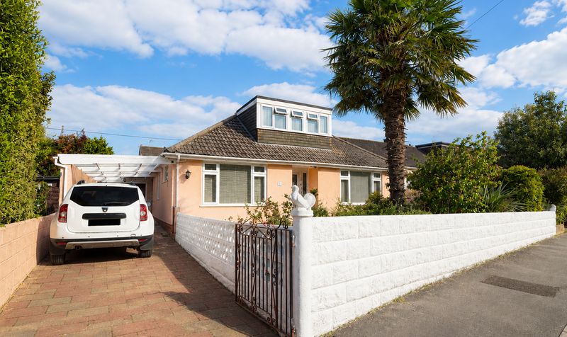 FOUR bedroom House Located in Rectory Close, Broadmayne, DT2 - For Sale