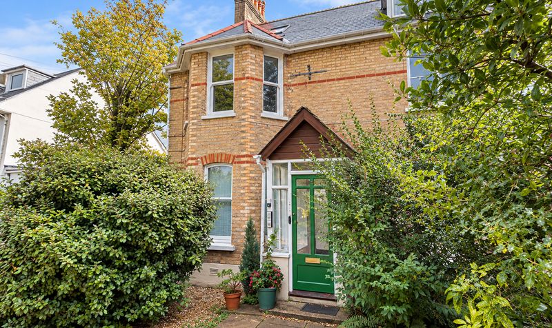 ONE bedroom Flat Located in Bournemouth, BH4 - To Let